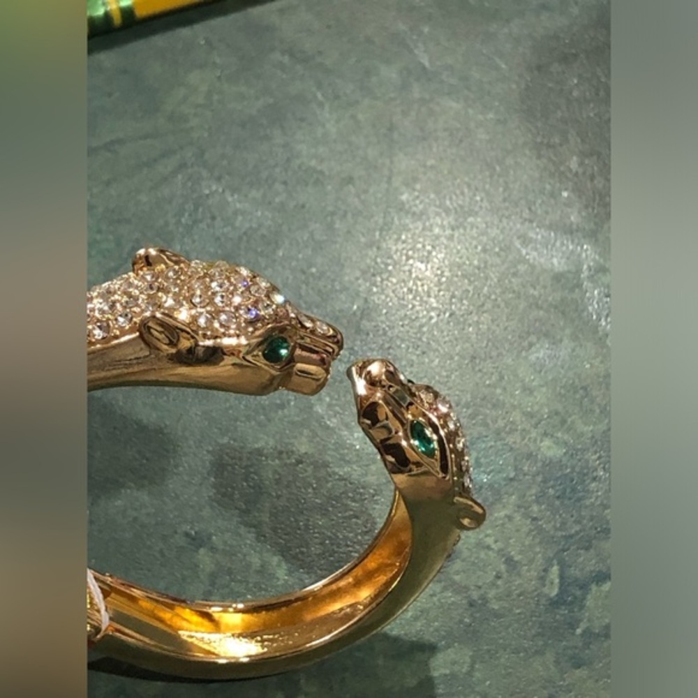 Natasha Couture serpent‎ puma head crystal & emerald rhinestones bracelet new